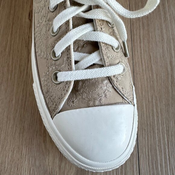 ❤️Converse Chuck Taylor All Star Lift Bow Sz 9.5 Women Shoes Embroidered A10246C - Picture 11 of 16